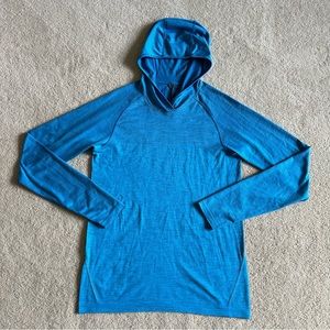 Lululemon Men’s Long Sleeve Hoodie Shirt size Small
